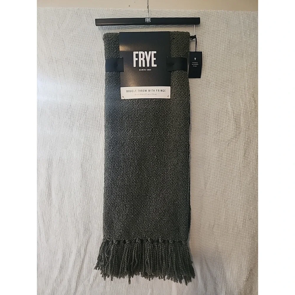 Brand‎ New! Oversized Frye Boucle Throw With Fringe Green 50